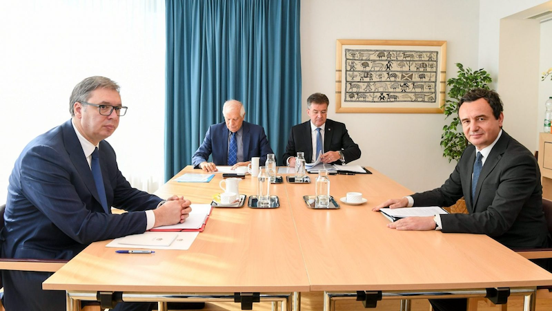 Serbian President Aleksandar Vucic (left), EU High Representative Josep Borrell, EU Special envoy Miroslav Lajcak, and Kosovo Prime Minister Albin Kurti (right) at a meeting in Brussels, Belgium, September 14, 2023. Photo: Twitter/@JosepBorrellF