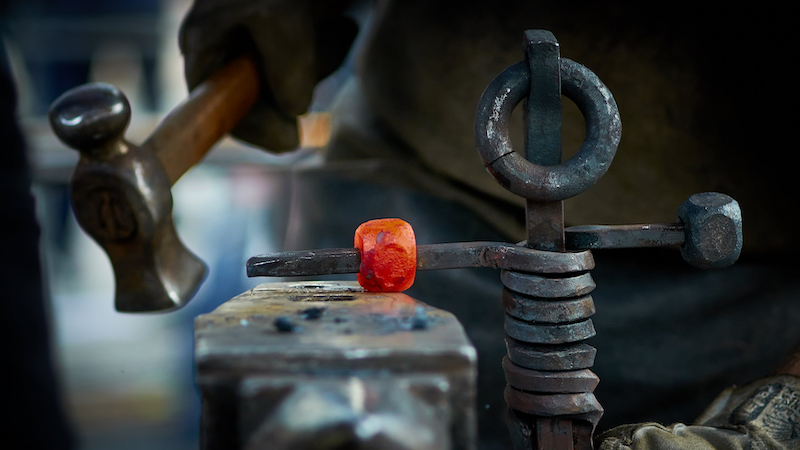 hammer anvil blacksmith