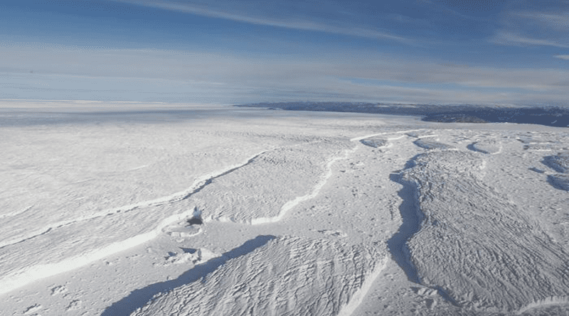 The Zachariæ Isstrøm glacier in 2016, discharging several kilometre-long icebergs into the ocean. The melting of platforms in North Greenland could make a significant contribution to rising sea levels. CREDIT: © Romain Millan