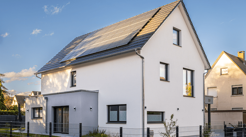 Full solar power ahead: More than half of the single-family homes in Europe could be self-sufficient. (Photo: Markus Breig, KIT)