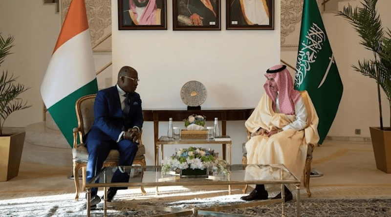 Saudi FM Prince Faisal bin Farhan and his Ivorian counterpart Kacou Houadja Leon Adom in Riyadh. (SPA)