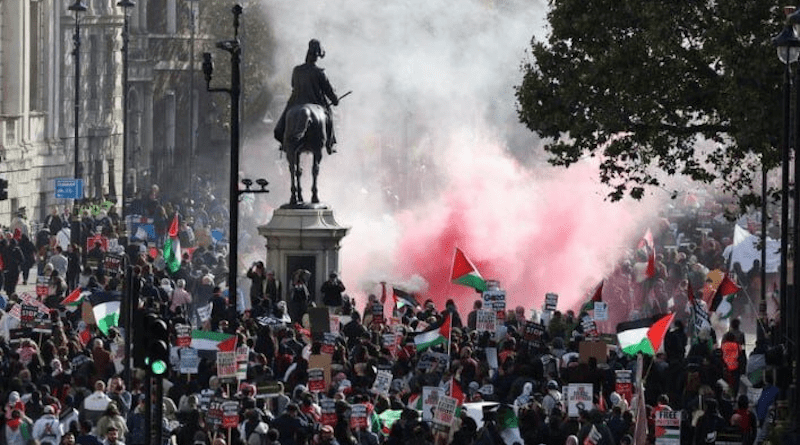 Pro-Palestine protesters. Photo Credit: Mehr News Agency