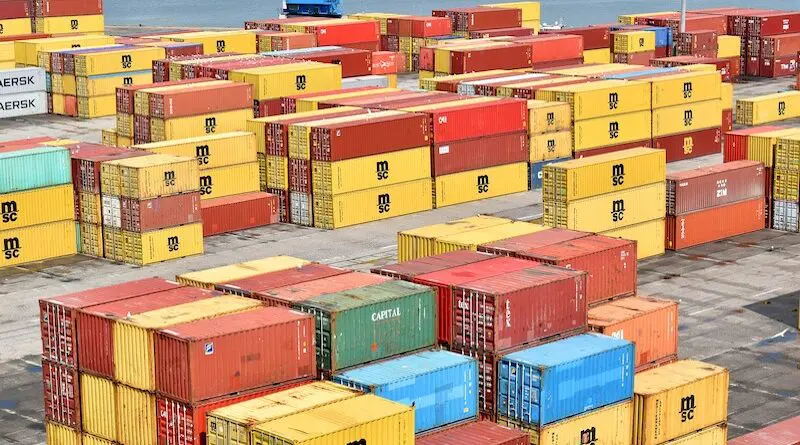 china trade shipping port containers
