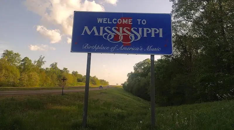 Sign entering Mississippi. Photo Credit: Chillin662, Wikipedia Commons