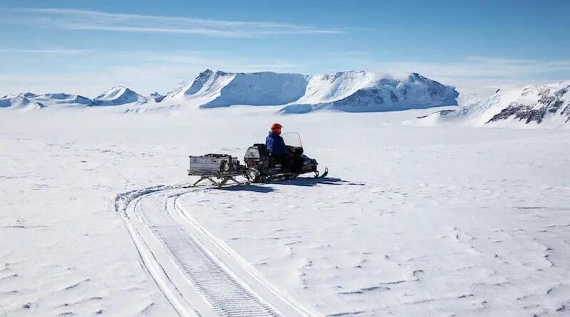Mountain guide Calle Lundberg on a ski-doo above Kibergdalen on his way to some of the high nunataks during a previous part of the expedition. The route to "Mygehenget" where the expedition MAGIC-DML (Mapping, Measuring and Modeling Antarctic Geomorphology and Ice Change in Dronning Maud Land) during december to januari 2023/24 will study variations in the thickness and dynamics of the Antarctic ice sheets. Photo: Ola Fredin