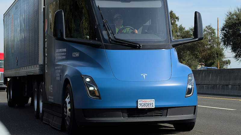 Tesla Semi truck. Photo Credit: Dllu, Wikipedia Commons