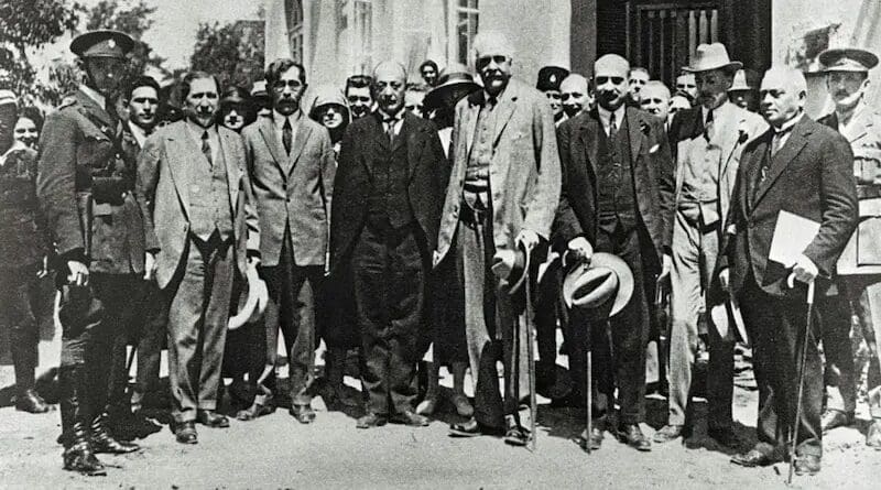 Arthur Balfour (C), former British prime minister, and Chaim Weizmann (3rd-R), the then future first president of Israel, visiting Tel Aviv in 1925 Handout (Israeli Government Press Office/AFP/Israeli Government Press Office/File)