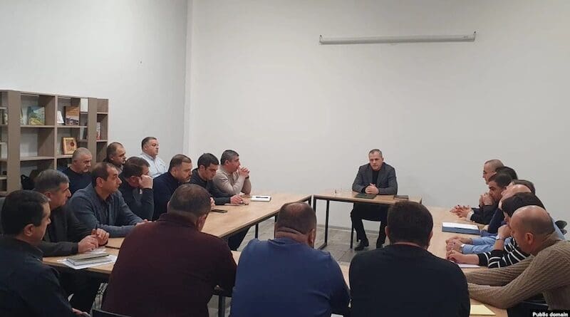 Samvel Shahramanian (center) holds a meeting in Yerevan on December 22. Photo Credit: RFE/RL