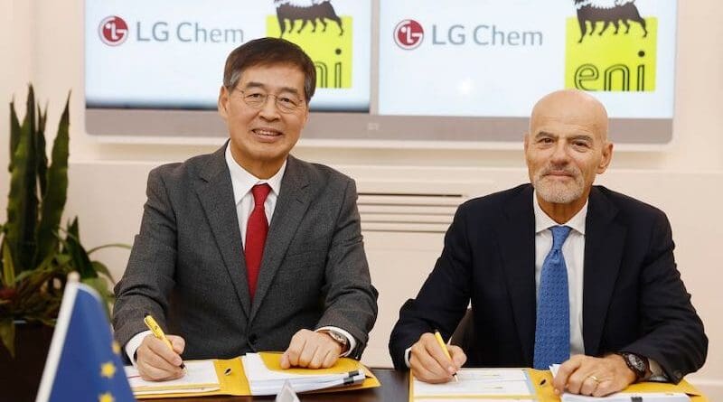 LG Chem CEO, Shin Hak-cheol, and Eni CEO, Claudio Descalzi. Photo Credit: Eni