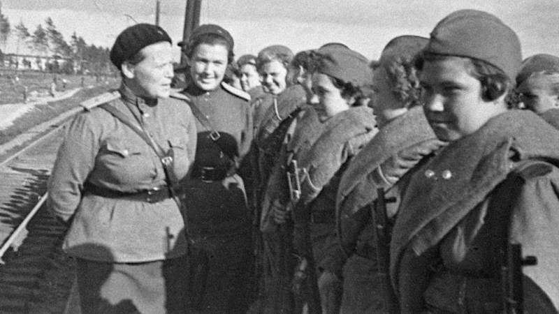 Major Yekaterina Nikiforova speaking to students at Russia's Central Sniper School. Photo Credit: RIA Novosti archive, Wikipedia Commons