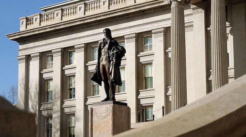 Statue of Alexander Hamilton by James Earle Fraser in front of the United States Treasury Building in Washington, DC. Photo Credit: Karen Nutini, Wikipedia Commons