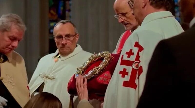 Netflix highlights the fire at the Cathedral of Notre Dame in France in 2019 in which the crown of thorns that the Roman soldiers placed on the Lord’s head was almost lost in a new series called “Mysteries of the Faith.” | Credit: “Mysteries of the Faith” trailer/Netflix