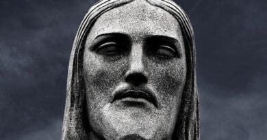 Jesus Christ Face Statue