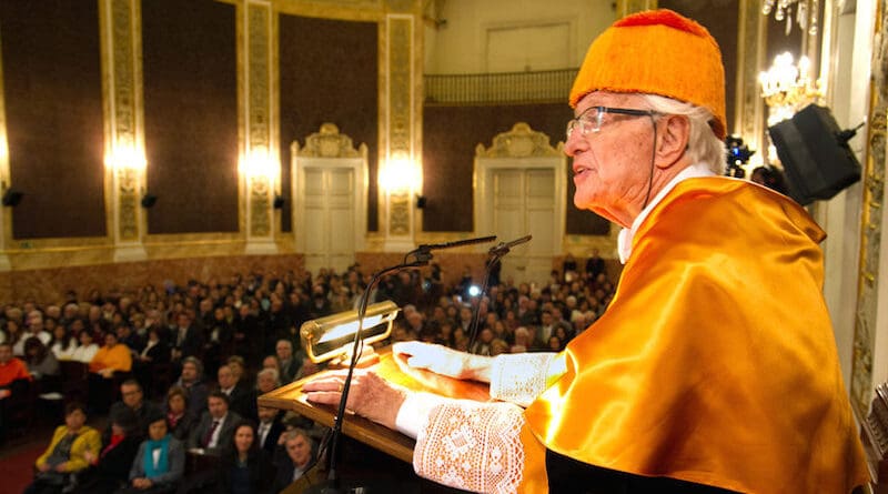 Prof. Johan Galtung receives Doctor Honoris Causa from the Complutense University of Madrid, 27 Jan 2017. Photo Credit: TMS