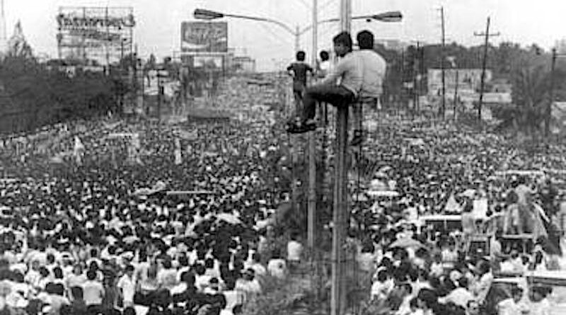 An iconic photo of the People Power Revolution in the Philippines in February 1986 showing hundreds of thousands of people filling up Epifanio de los Santos Avenue (EDSA). Photo Credit: Joey de Vera, Wikipedia Commons