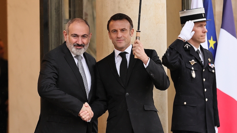 Armenian Prime Minister Nikol Pashinyan with French President Emmanuel Macron in Paris in late February. (Photo: primeminister.am)