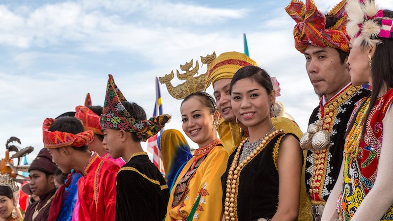 Ethnic groups of Sabah in their respective traditional dress. Photo Credit: CEphoto, Uwe Aranas, Wikipedia Commons east Malaysia