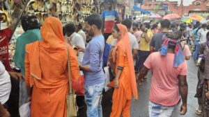 Bangladeshis shopping at Calcutta's New Market. Photo Credit: Subir Bhaumik.