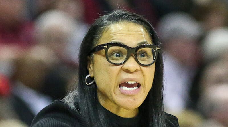 Dawn Staley coaching. Photo Credit: Chris Gillespie, Wikipedia Commons