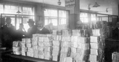 Piles of new Notgeld banknotes awaiting distribution at Germany's Reichsbank during the hyperinflation. Photo Credit: Bundesarchiv, Bild, Wikipedia Commons