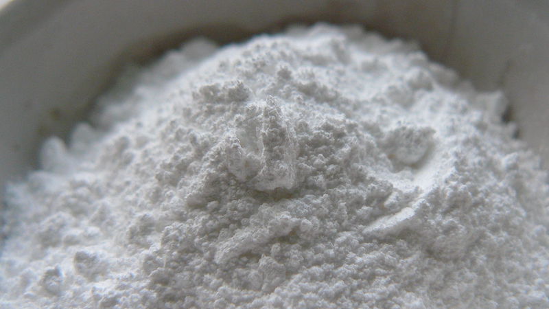 Powder of sodium benzoate. Photo Credit: Chemik10, Wikipedia Commons