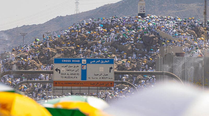 Amid strict security and health measures, this year’s Hajj pilgrims arrived in Arafat early Saturday morning, the ninth day of Dul Hijjah, and attended the annual Hajj sermon at Namirah Mosque. (AN Photo/Huda Bashatah)