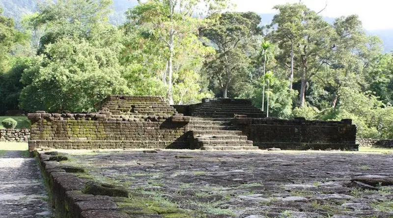 Built in 6th century A.D, Candi Bukit Batu Pahat is the most well-known ancient Hindu temple found in Bujang Valley, Kedah, Malaysia. Photo Credit: abdullatif hamidin, Wikimedia Commons
