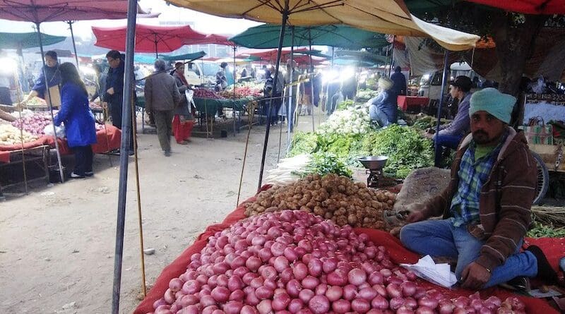 Farmers' Market in Chandigarh, India. Photo Credit: Sarbjit Bahga, Wikipedia Commons