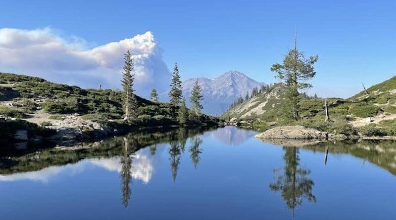 A smoke plume encroaches above Heart Lake in California's Siskiyou County. A UC Davis study shows wildfire smoke in recent years drifted across the continent, touching nearly every lake in North America. CREDIT: Erin Suenaga, UNR