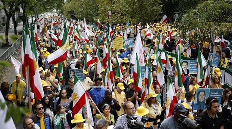 Iranian resistance supporters rally in New York to protest presence of Massoud Pezeshkian at UN General Assembly. Photo Credit: PMOI