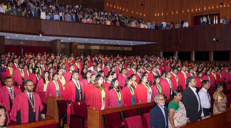 Many new science graduates along with senior researchers look to migrate abroad to escape the impacts of Sri Lanka's economic crisis. Copyright: Photo courtesy of FOS Media, University of Colombo