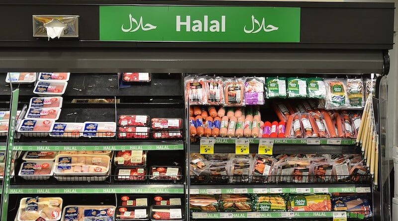 Halal meat at FreshCo. Photo Credit: Raysonho, Wikimedia Commons