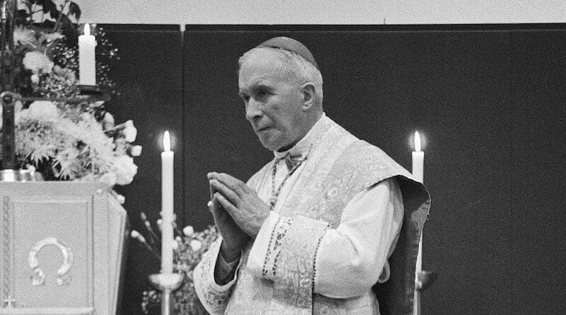 Archbishop Marcel Lefebvre, the Society of Saint Pius X (SSPX) founder, celebrating Tridentine Mass. Photo Credit: Antonisse, Marcel / Anefo, Wikipedia Commons