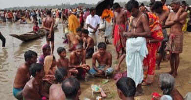 Hindu festival in Bangladesh. Photo Credit: Balaram Mahalder, Wikipedia Commons