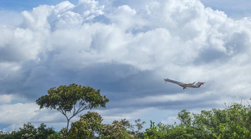 The CAFE-Brazil project’s research aircraft shortly after take-off. Photo: Dirk Dienhart, MPI for Chemistry