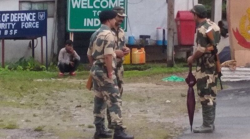 File photo of Indian Border Security Force (BSF) jawans guarding border with Bangladesh. Photo Credit: Xkalponik, Wikipedia Commons
