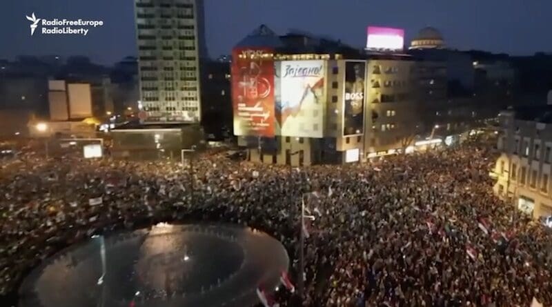 Screenshot of RFE/RL video of protest in Belgrade, Serbia