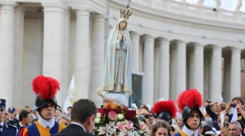 The original statue of Our Lady of Fátima during a previous jubilee year visit to the Vatican. | Credit: Dicastery for Evangelization