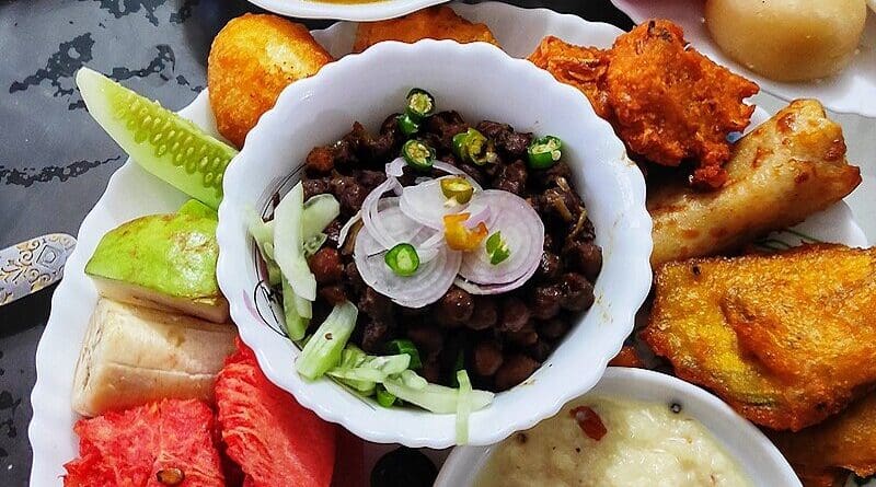 Iftar, a meal consumed to break fast. It is a sunnah to break fast with dates. Photo Credit: Sm faysal, Wikipedia Commons