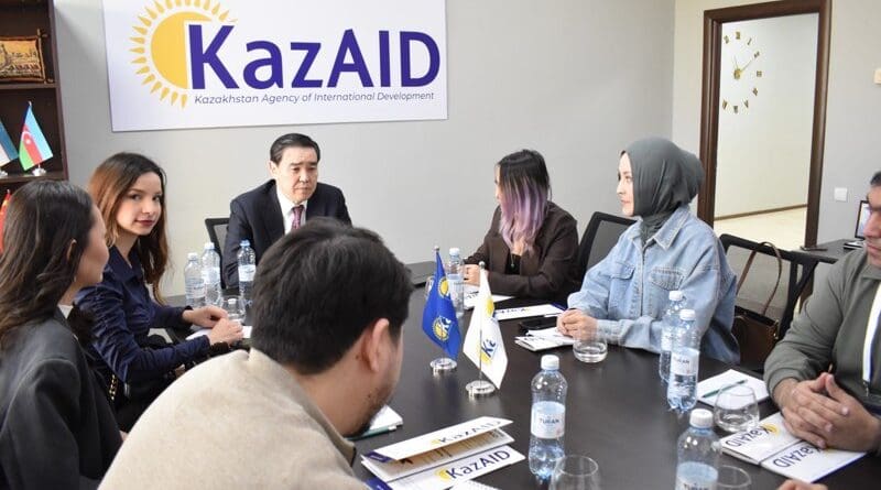 The Chairman of the Board of KazAID, Arken Arystanov, meets with representatives of leading media outlets from Azerbaijan, Belgium, Kyrgyzstan, Tajikistan, and Uzbekistan. Photo Credit: Derya Soysal