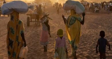 Sudanese refugees fleing brutal violence arrive in Adre on Sudan-Chad border. Photo Credit: © UNHCR/Andrew McConnell