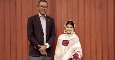 Zunaira Qayum with Abdullah Fadil, UNICEF Representative in Pakistan. Photo Credit: UNICEF/Pakistan/Osama