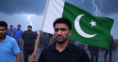 man flag pakistan lightning protest