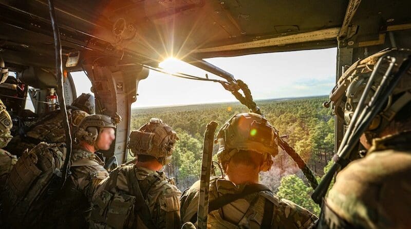 2-82 Assault Helicopter Battalion, 82nd Combat Aviation Battalion UH-60 aircrew teams worked closely with Soldiers assigned to 3rd Special Forces Group to perform fast rope insertion training on Fort Bragg, NC. 25March2025. This training recertified both aircrews and the 3rd SFG team on technical proficiencies. (U.S. Army photo by Sgt. Eli Baker)