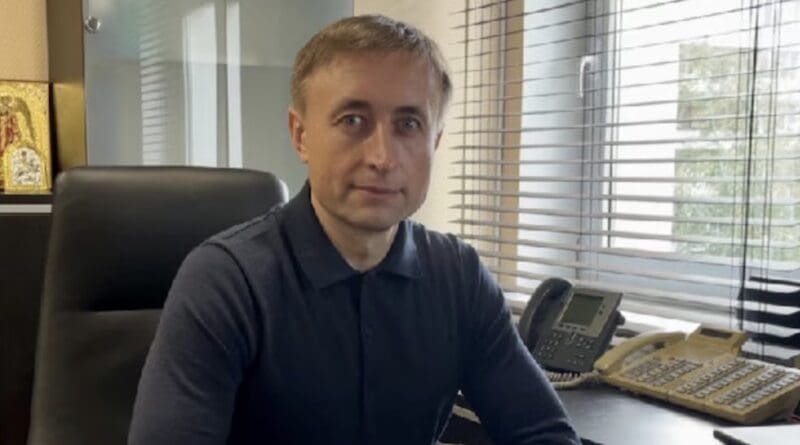 Anatoliy Komar at work, in a photo posted on the Ukrainian Customs Service Facebook page. Credit: RFE/RL