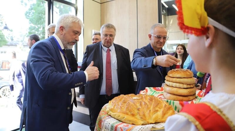 Rossotrudnichestvo Chief Yevgeny Primakov (left) and Russian Deputy Prime Minister Alexey Overchuk (second left) at a Russia House in Dushanbe in June 2025. (Photo: gov.ru)