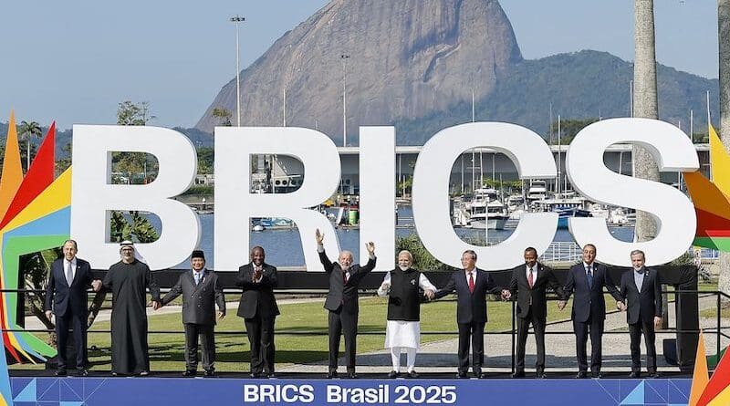 Family photo at BRICS Summit in Rio de Janeiro, Brazil. Photo Credit: Ricardo Stuckert, PR, ABr