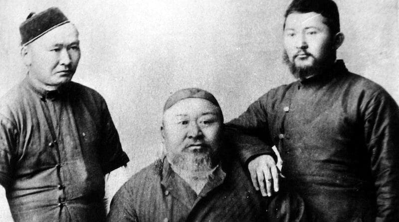 Abay Qunanbaiuly (center) in 1900. Photo Credit: Wikimedia Commons