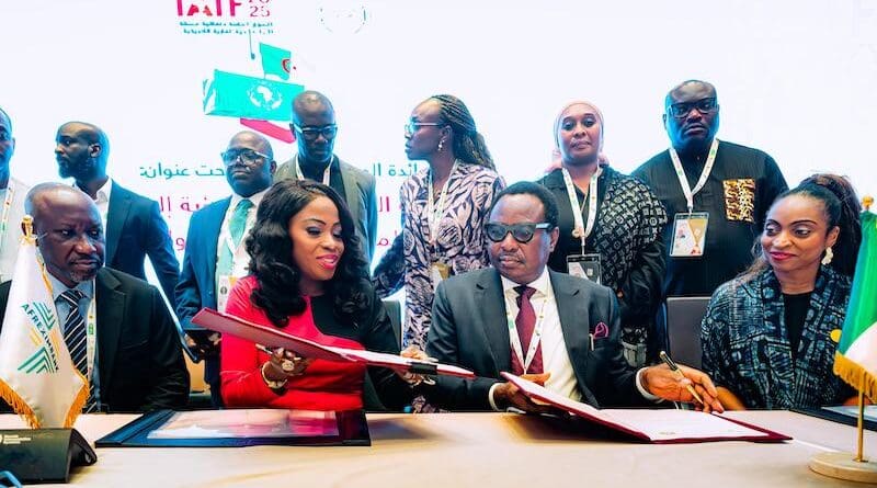 Mrs Helen Brume, Director and Global Head – Project and Asset Based Finance at Afreximbank (second left) and Mr. Oluwole Adama, Executive Director of MDGIF (2nd right) exchange the signed agreement documents as Nigeria’s Minister of Industry, Trade, and Investment, Dr Jumoke Oduwole (right) watches. Source: Afreximbank