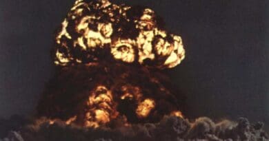 Mushroom cloud from China's Project 596 nuclear weapons test in Lop Nur, Xinjiang. Photo Credit: 《人民画报》, Wikipedia Commons